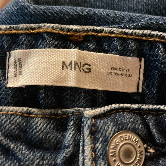 **SOLD** MANGO DARK WASHED TAPERED-FIT JEANS - Picture 7 of 7